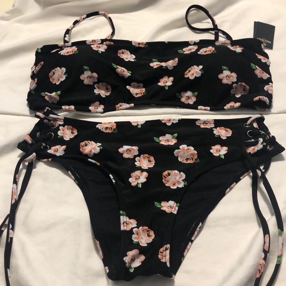 HOLLISTER BATHINGSUIT